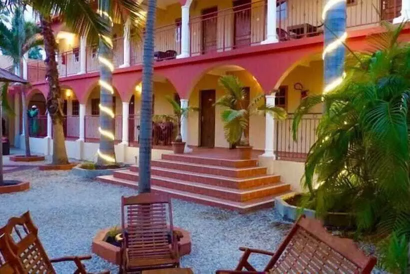 هتل Le Flamboyant