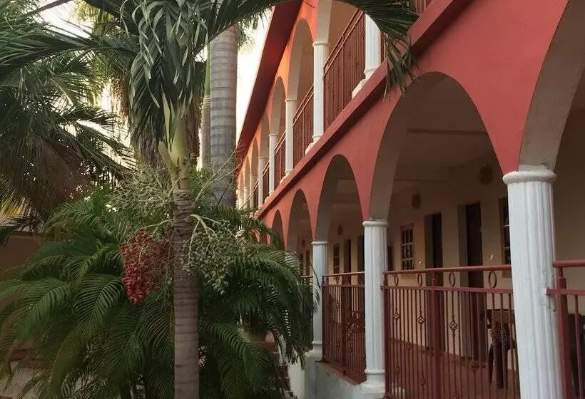 هتل Le Flamboyant