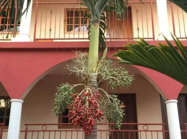 هتل Le Flamboyant