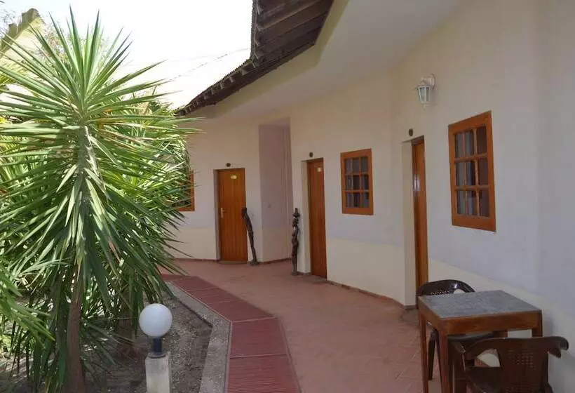 هتل Le Flamboyant