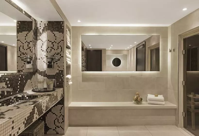 هتل Le Savoy