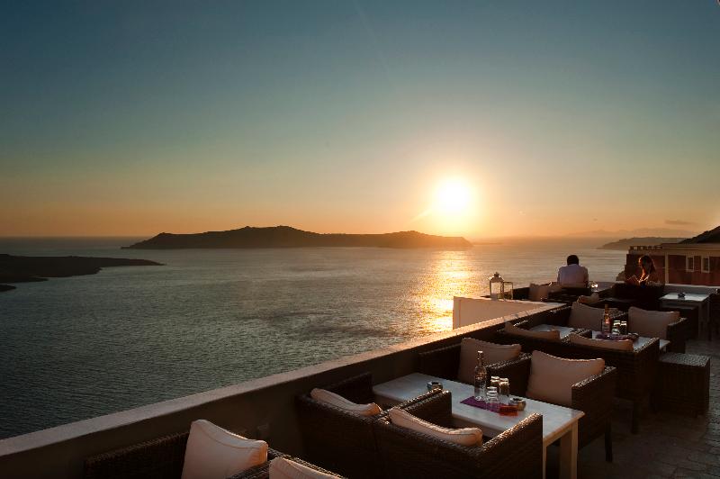 Otel Loucas On The Cliff