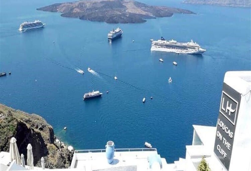 Otel Loucas On The Cliff