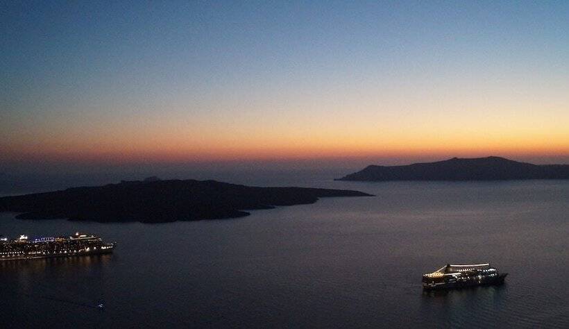 Otel Loucas On The Cliff