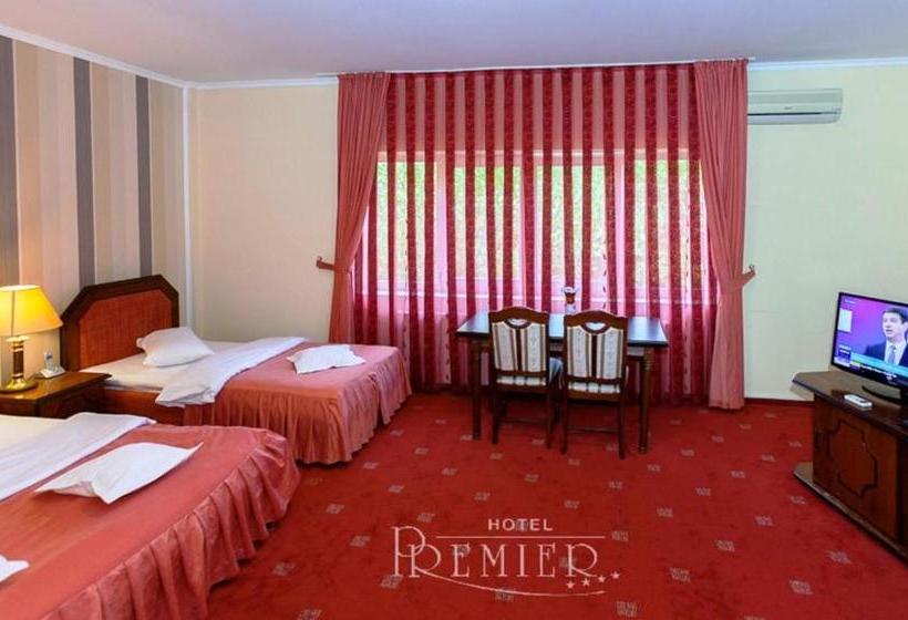 Отель Premier