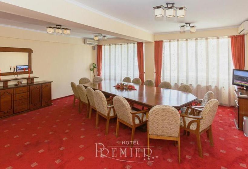 Отель Premier