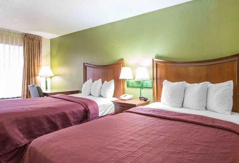 Отель Quality Inn Merchants Drive