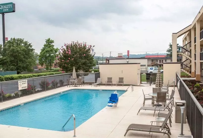 Отель Quality Inn Merchants Drive