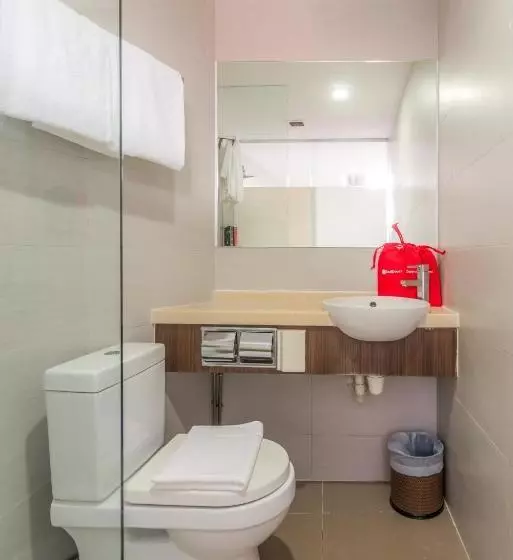 هتل Reddoorz Premium @ Serangoon