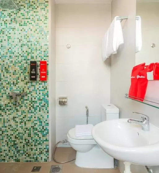 هتل Reddoorz Premium @ Serangoon