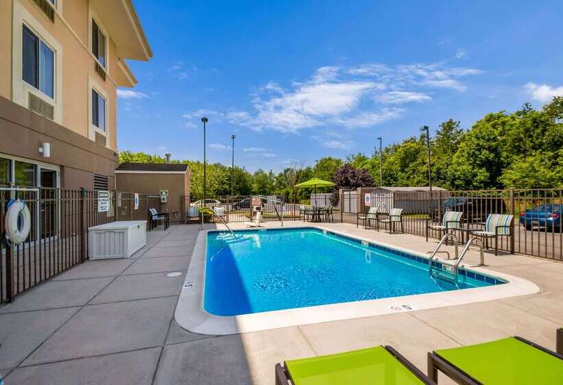 בית מלון כפרי Sleep Inn & Suites