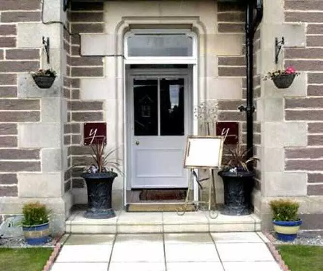 Отель Yann's At Glenearn House