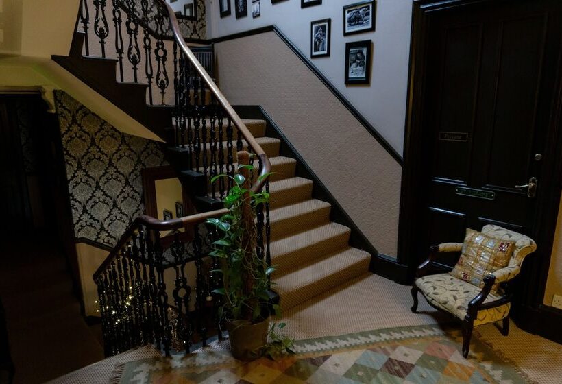 Hotel Yann's At Glenearn House