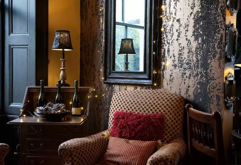 Отель Yann's At Glenearn House