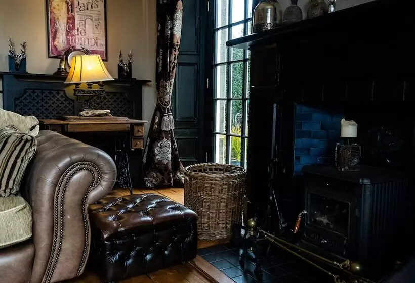 Отель Yann's At Glenearn House