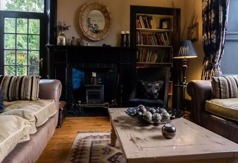 Отель Yann's At Glenearn House