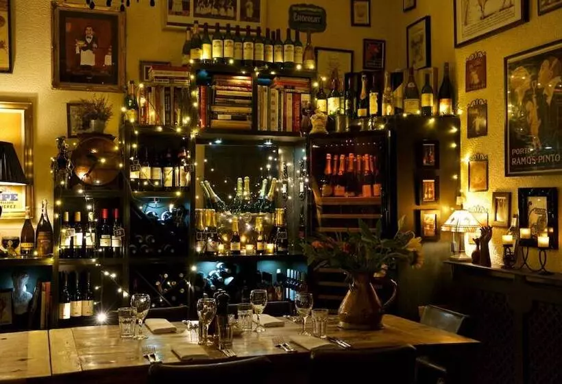 Отель Yann's At Glenearn House