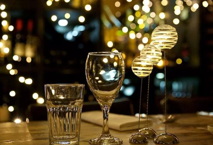 Отель Yann's At Glenearn House