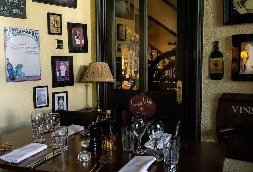 Отель Yann's At Glenearn House