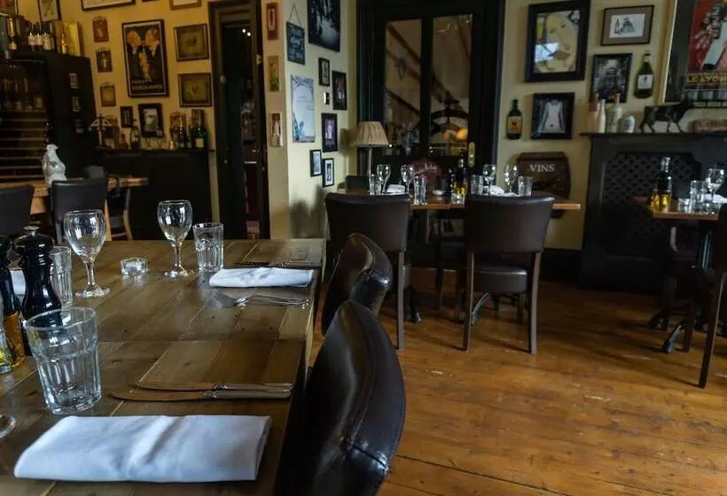 Отель Yann's At Glenearn House