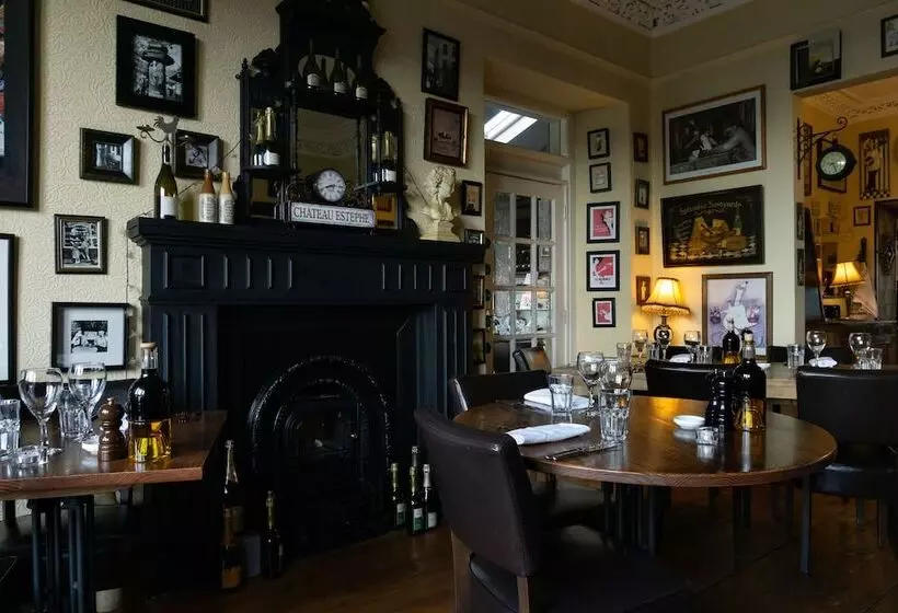 Отель Yann's At Glenearn House