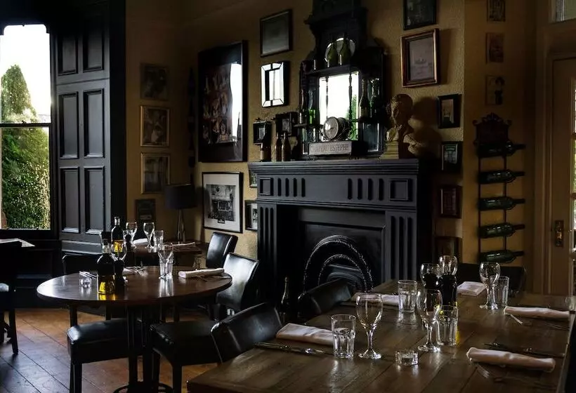 Отель Yann's At Glenearn House