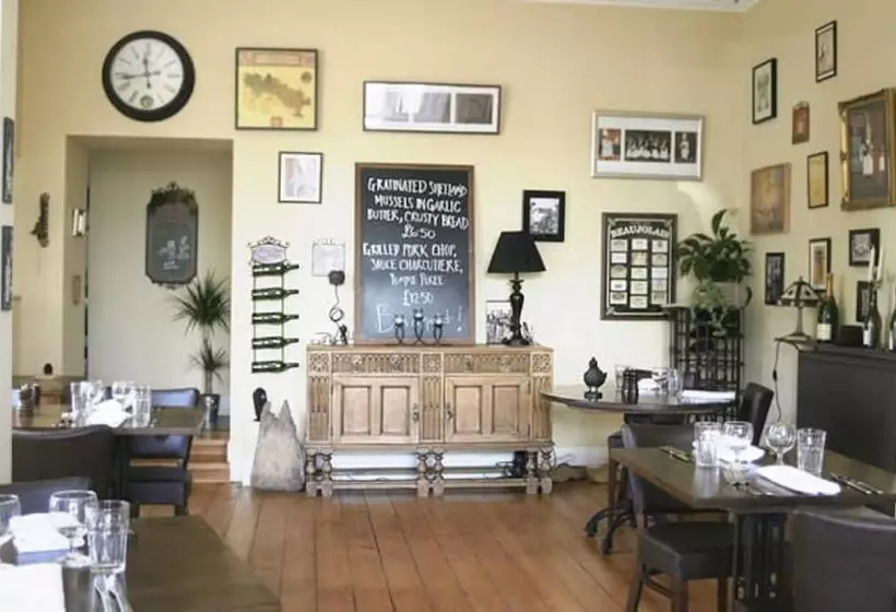 Отель Yann's At Glenearn House