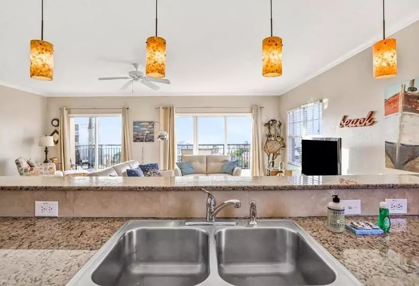 Курорт Palms Of Treasure Island Condo