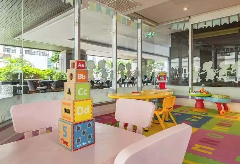 Sathorn Vista Bangkok Marriott Executive Apartments