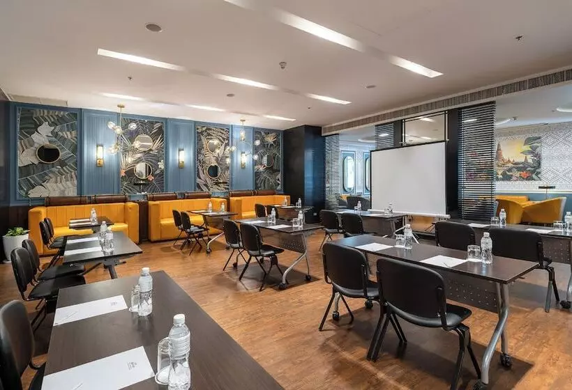 Sathorn Vista Bangkok Marriott Executive Apartments