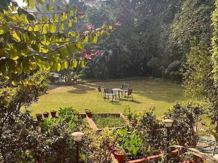 مبيت وإفطار The Estate Villa