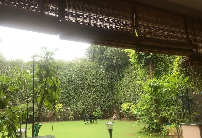 ベッドアンドブレックファースト The Estate Villa