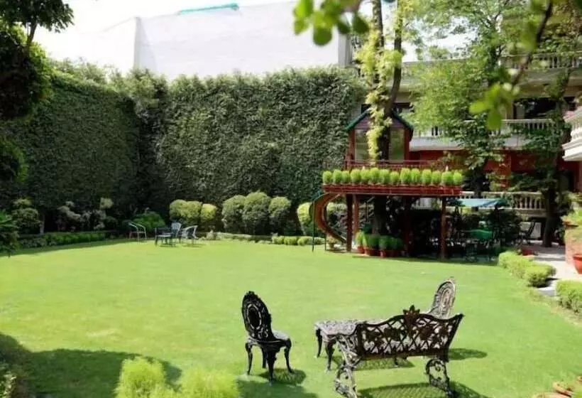 مبيت وإفطار The Estate Villa