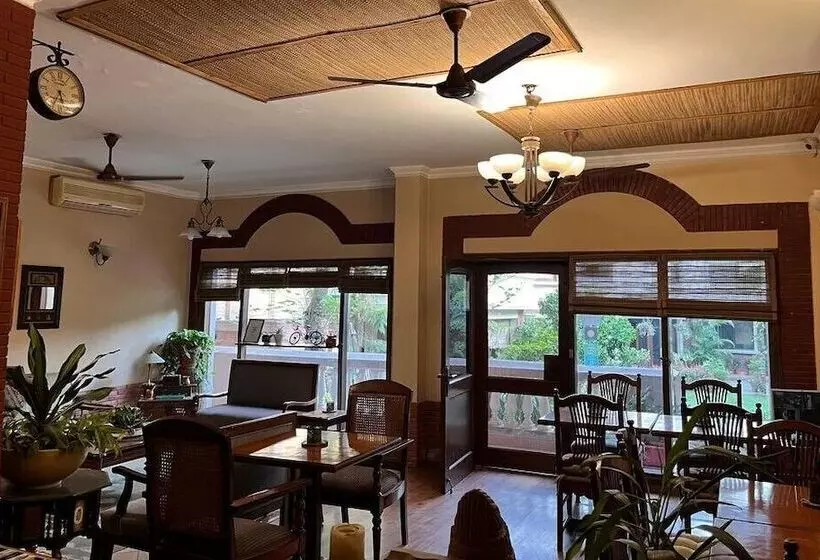 مبيت وإفطار The Estate Villa