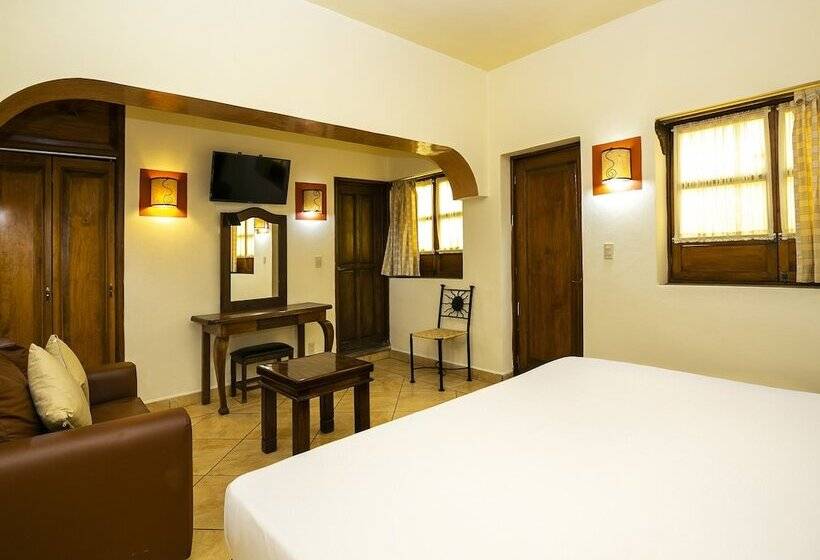 Casa Del Virrey Hotel And Suites