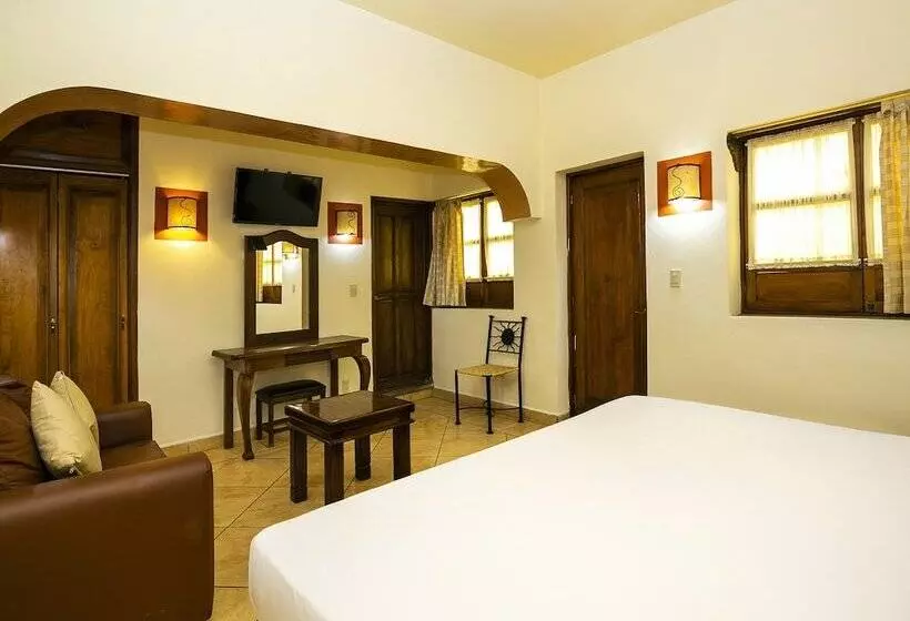 Casa Del Virrey Hotel And Suites