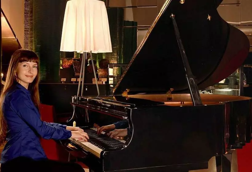 Galaxy Hotel - Shopping - Spa