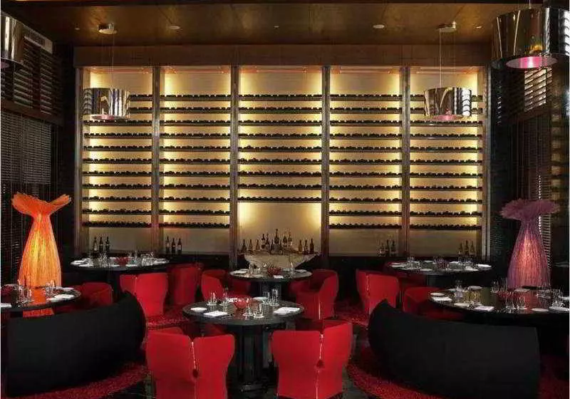 Galaxy Hotel - Shopping - Spa