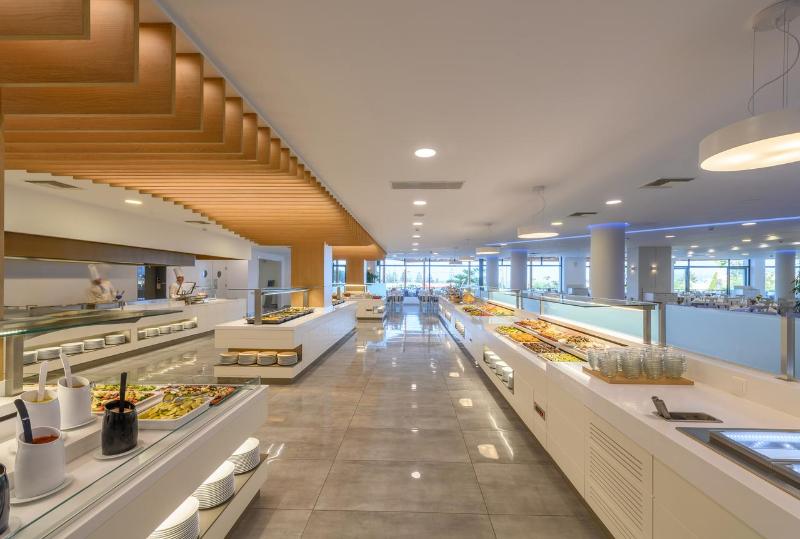 Grand Hotel Holiday Resort