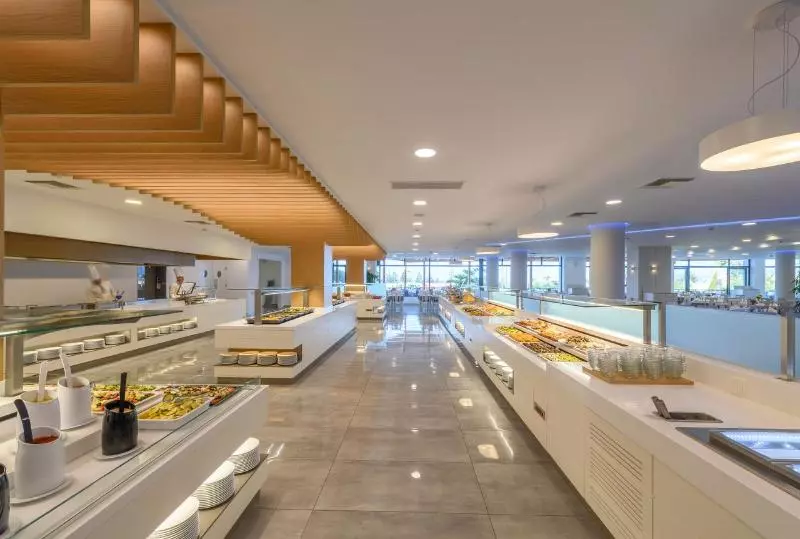 Grand Hotel Holiday Resort