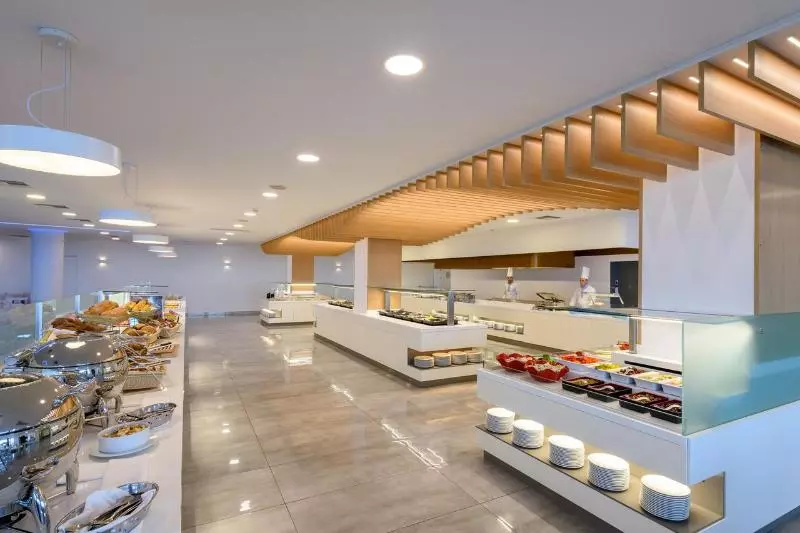 Grand Hotel Holiday Resort