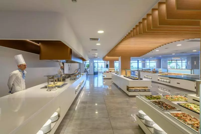 Grand Hotel Holiday Resort