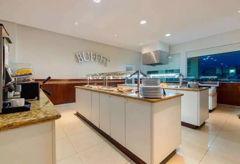 בית מלון כפרי Comfort Inn Monterrey Norte