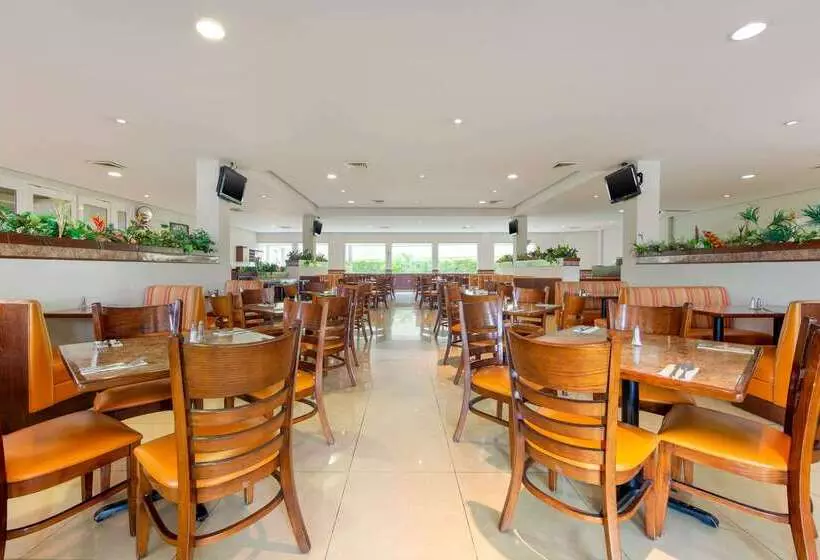 בית מלון כפרי Comfort Inn Monterrey Norte