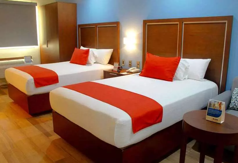 בית מלון כפרי Comfort Inn Monterrey Norte