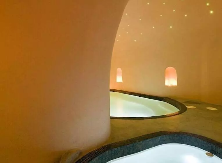 Hotel Avaton Resort And Spa