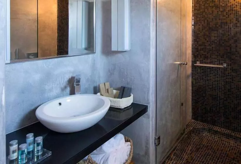 Hotel Avaton Resort And Spa