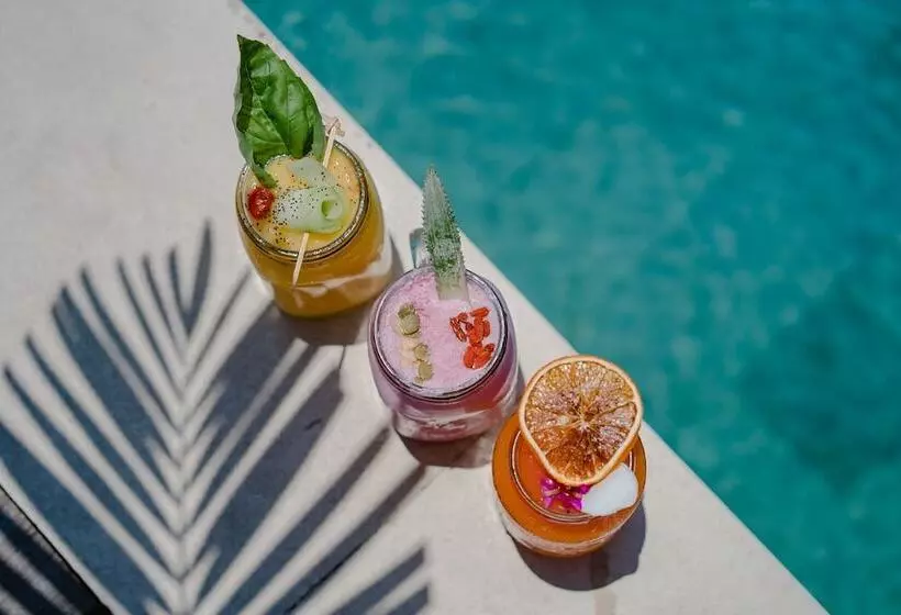 Szálloda Batu Karang Lembongan Resort & Spa