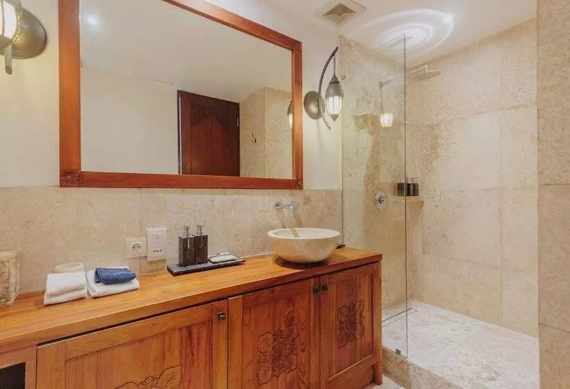 Szálloda Batu Karang Lembongan Resort & Spa