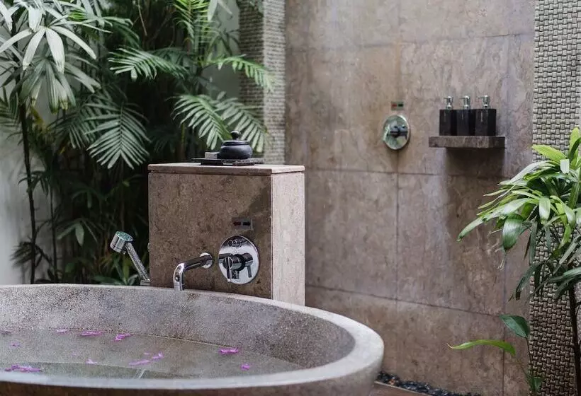 Szálloda Batu Karang Lembongan Resort & Spa